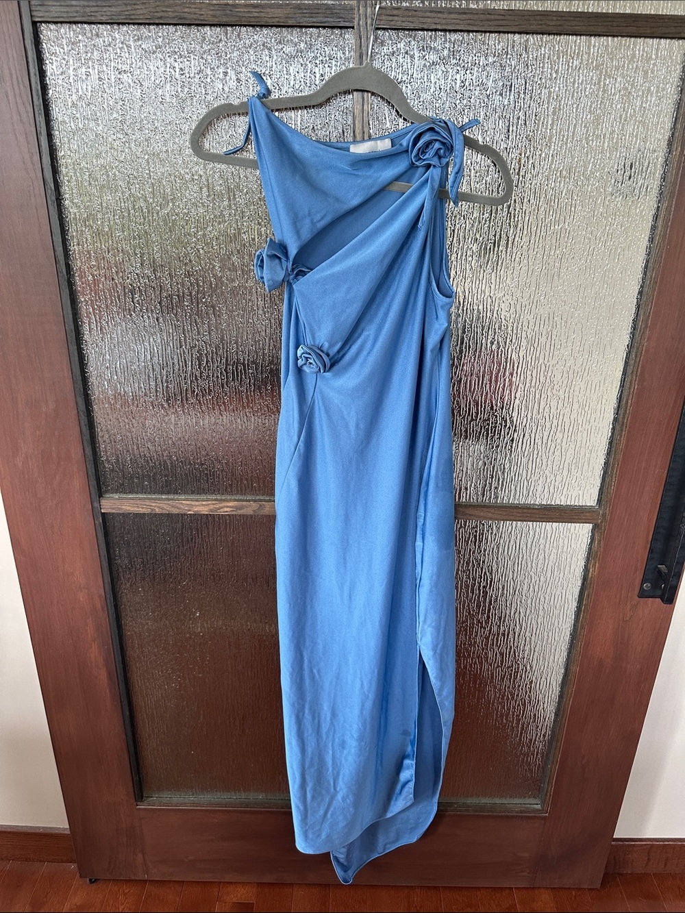 Coperni Asymmetric Flower Gown
Satin Blue One-Shoulder size Medium - Picture 9 of 13